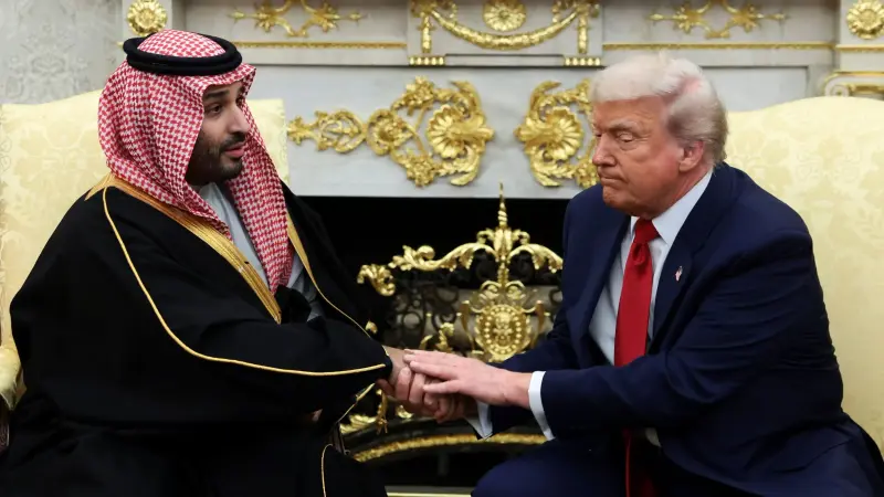 ولي العهد السعودي يعلّق على مفاوضات إقامة علاقات مع إسرائيل