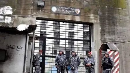 لبنان يسلّم دمشق دفعة جديدة من السجناء السوريين