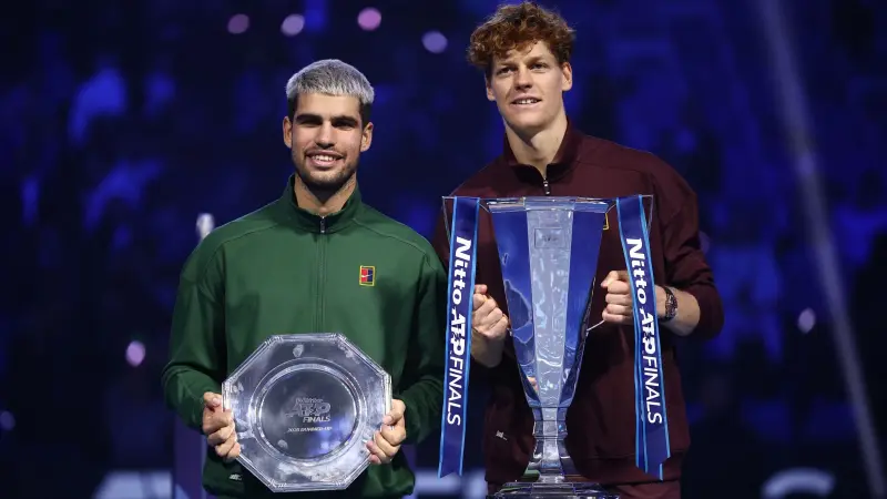 رئيس الاتحاد الدولي للتنس يتوقع مفاجأة لسينر وألكاراز