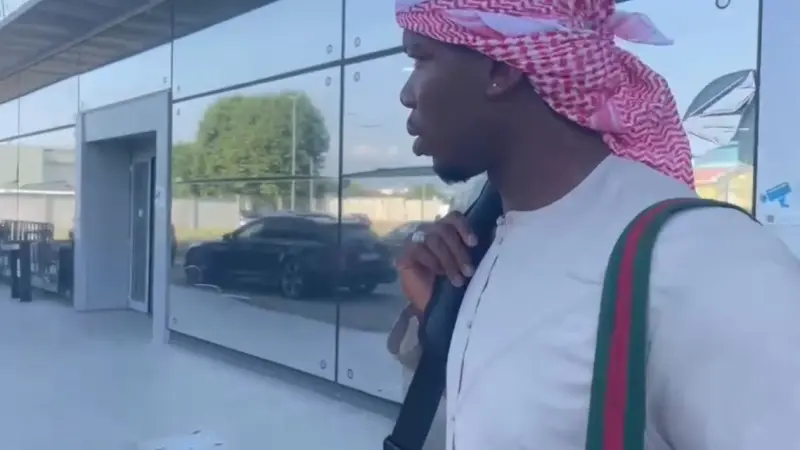 صور.. ماذا يفعل بوغبا في جدة؟