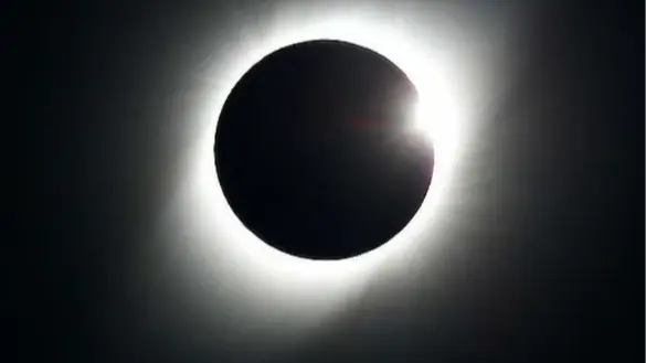 ما هو موعد أول كسوف شمسي في 2027؟.. هذه المناطق المعنية به