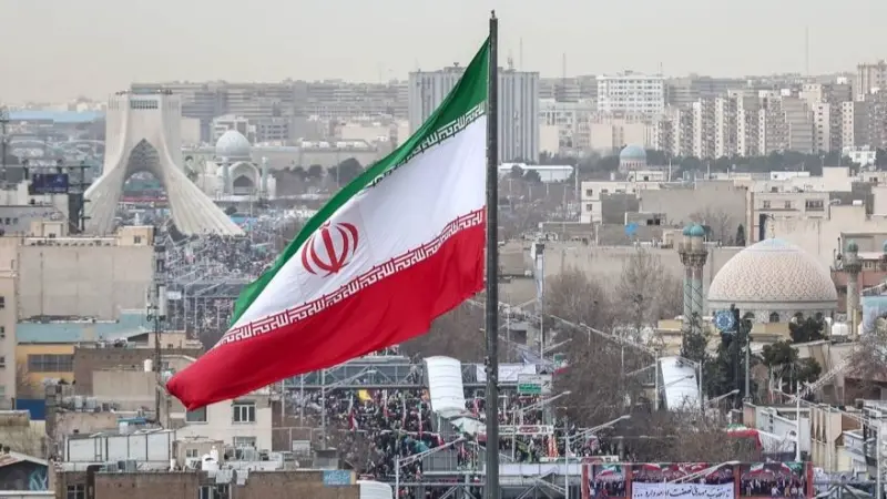 عراقجي يحدد موقف طهران: اتفاق متوازن أو دفاع بلا تردد