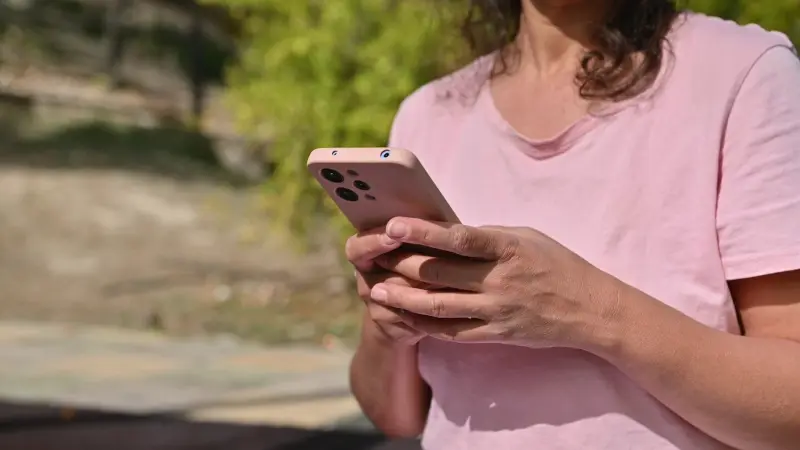 "الوحدة تفتك بالبشر".. تقرير صادم عن مخاطر العزلة الرقمية