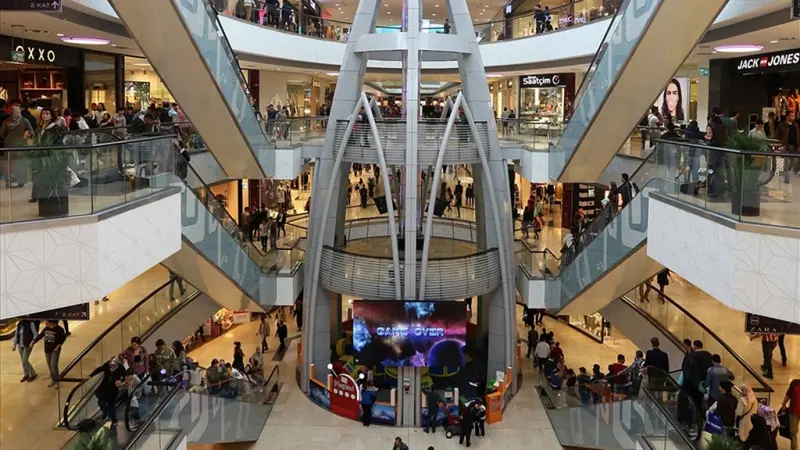 تراجع الإنفاق السياحي يضرب العلامات التجارية الفاخرة