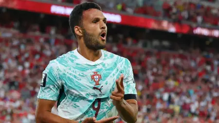 الدوري الإيطالي - روبن أموريم يعلن إتمام ميلان لأغلى صفقة شراء في تاريخه