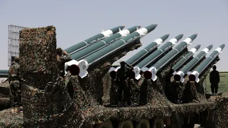 related_news_inside_blogsمصادر: إيران أرسلت قيادات من الحرس الثوري وصواريخ "للحوثيين" لتهديد الملاحة