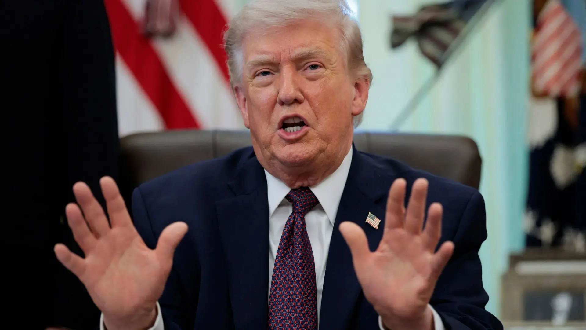 عاجل - ترامب: أدرس الانسحاب من الناتو.. وبوتين على علم #إيران 