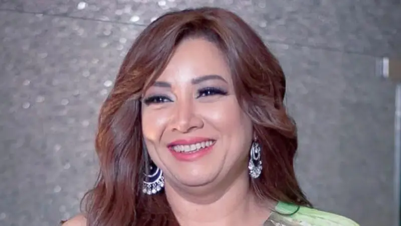 فيديو- ما حقيقة ارتداء انتصار الحجاب؟ ظهور مثير للجدل للفنانة المصرية