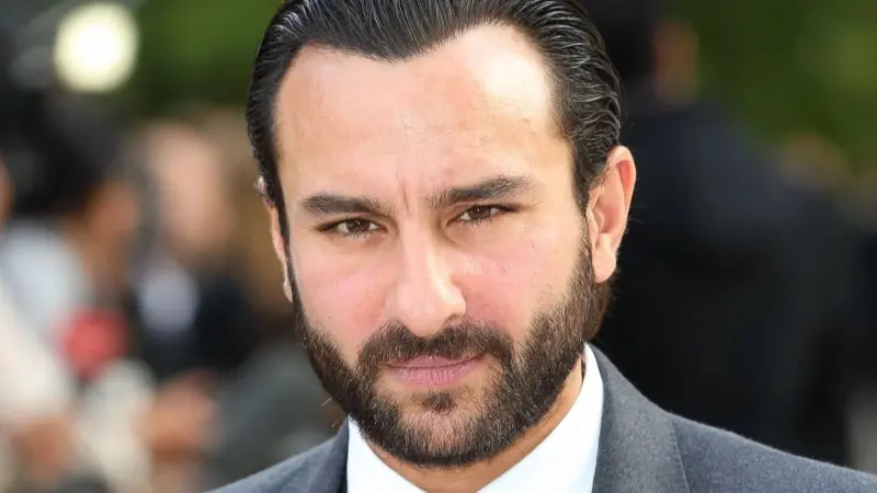 محاولة سطو.. إليكم تفاصيل طعن الممثل الهندي سيف علي خان