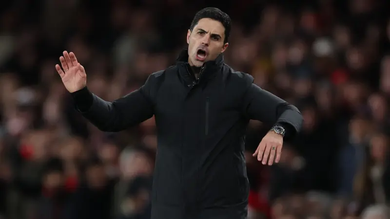 أرتيتا يحث لاعبي أرسنال على التعليم من مرارة أحداث الموسم الماضي