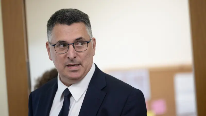 إسرائيل تبدي رغبتها بتحسين العلاقات مع حكومة الشرع