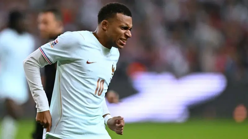 مبابي وموسيالا وإيزاك.. فيروس إصابات النجوم في توقف فيفا يؤرق كبار أندية أوروبا