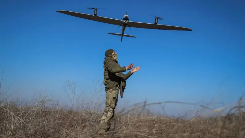 بريطانيا تطرح دورا لأوكرانيا في مواجهة أزمة مضيق هرمز