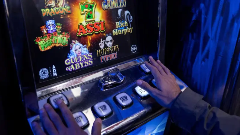 الإمارات.. إطلاق أول موقع إلكتروني مرخص للمراهنات الرياضية والألعاب الإلكترونية