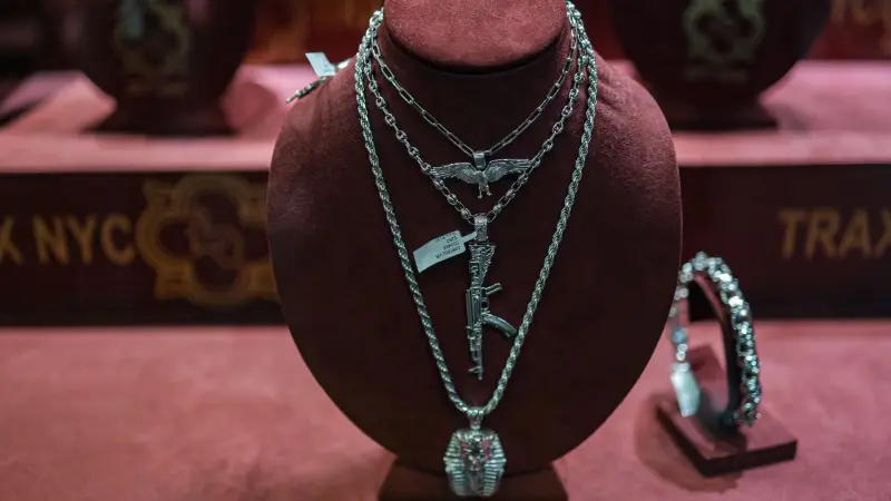 صدمة الفضة تدفع "بانادورا" لإطلاق مجوهرات مطلية بالبلاتين