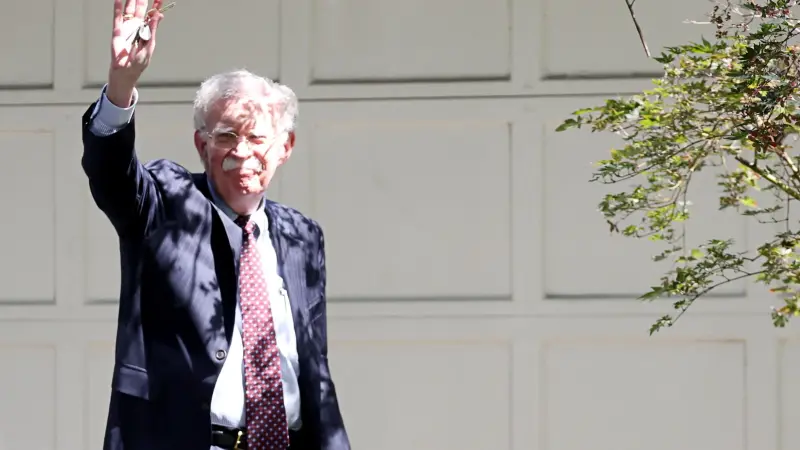 محاكمة مستشار الأمن القومي السابق لترامب.. ما القصة؟