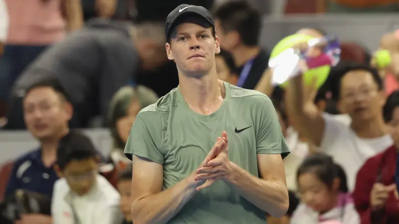 سينر مهدد بالإيقاف عن رولان غاروس وويمبلدون.. ما السبب؟