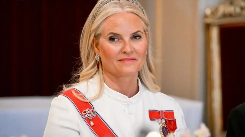 بعد ذكرها مئات المرات في ملفات إبستين.. أميرة النرويج تعتذر لمن "خيبت آمالهم"