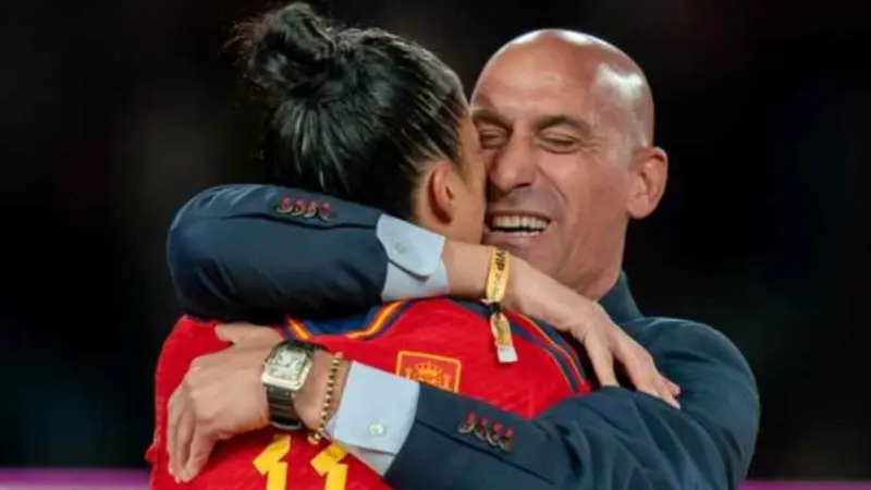 بعد قبلة رئيس الاتحاد.. كيف وصفت لاعبة إسبانيا شعورها؟