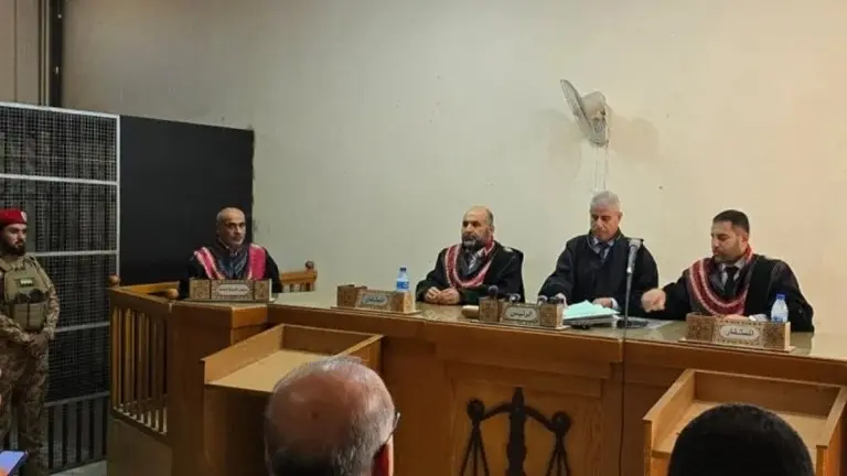 أحكام بالإعدام والسجن لمدانين بالتورط في أحداث الساحل السوري العام الماضي (إكس) أحكام بالإعدام والسجن لمدانين بالتورط في أحداث الساحل السوري العام الماضي (إكس)