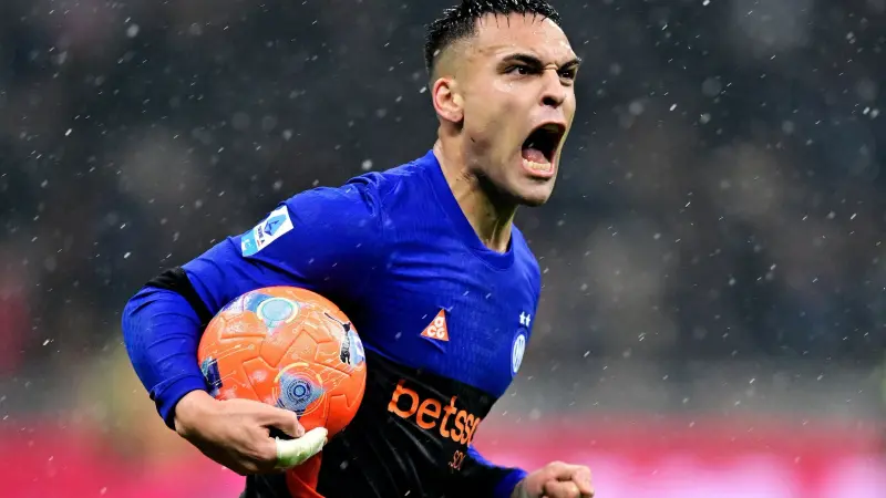 الدوري الإيطالي - إنتر ميلان يبتعد بالصدارة بعد الفوز بسداسية