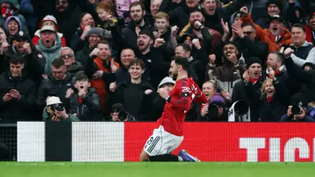 related_news_inside_blogsبرونو فيرنانديز يتفوق على كريستيانو رونالدو برقم مميز مع مانشستر يونايتد