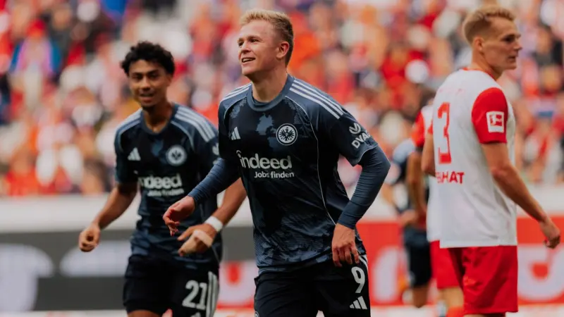 الدوري الألماني - فرانكفورت يتعثر بتعادل مُحبط قبل مواجهة ليفربول