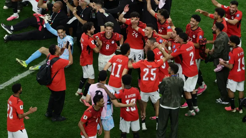 فيديو - المنتخب المصري يتأهل إلى دور الـ16 لأول مرة في تاريخه