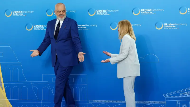 صور - في لقاء بروما.. رئيس وزراء ألبانيا وجورجيا ميلوني يُثيران الجدل مجدّدا