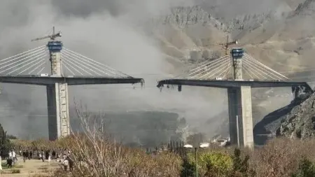 related_news_inside_blogsفيديو - صور أقمار اصطناعية تكشف تضرر جسور حيوية في إيران