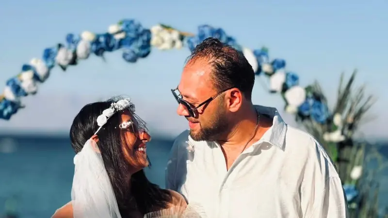 صور - محمد علي رزق يحتفل بزفاف مؤجل بعد 5 سنوات ويفي بوعده لزوجته