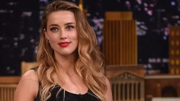 بملامح مختلفة.. أول ظهور  لآمبر هيرد بعد قضيتها مع جوني ديب