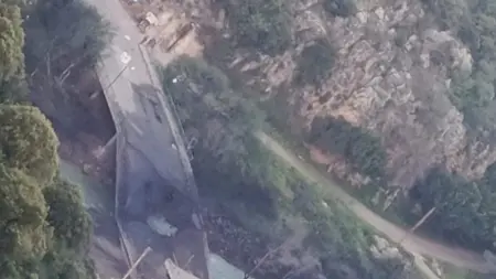 related_news_inside_blogsلبنان.. إسرائيل تقصف جسر الزرارية الممر الرئيسي لـ"حزب الله"