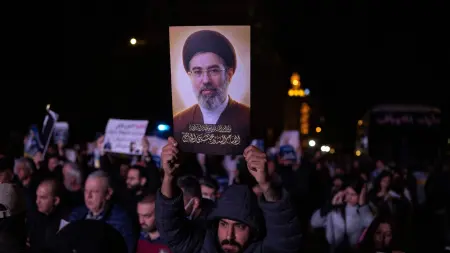 related_news_inside_blogsمجتبى خامنئي يوجه رسالة لنعيم قاسم.. ماذا ينتظر "حزب الله"؟