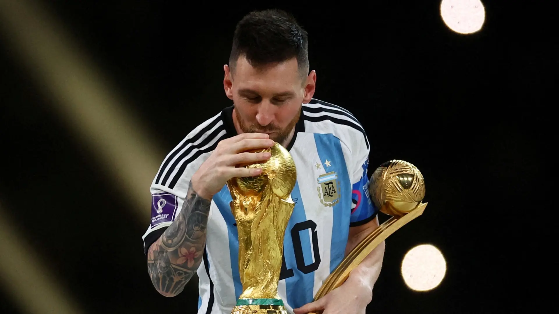 جدل جديد يحوم حول كأس العالم 2022 في فرنسا (رويترز) جدل جديد يحوم حول كأس العالم 2022 في فرنسا (رويترز)