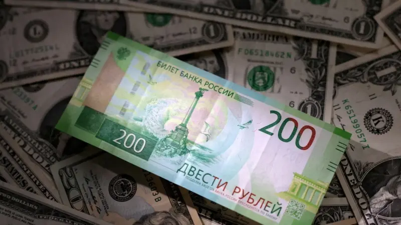 صداع جديد لروسيا.. الروبل يواصل التراجع أمام الدولار