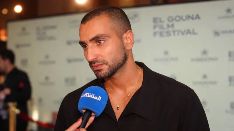 فيديو - محمد الشرنوبي يحسم الجدل حول خضوعه لعمليات تجميل