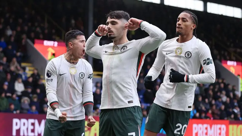 تشكيلة تشيلسي اليوم أمام برشلونة وغيابات القائمة.. البلوز بالقوة الضاربة