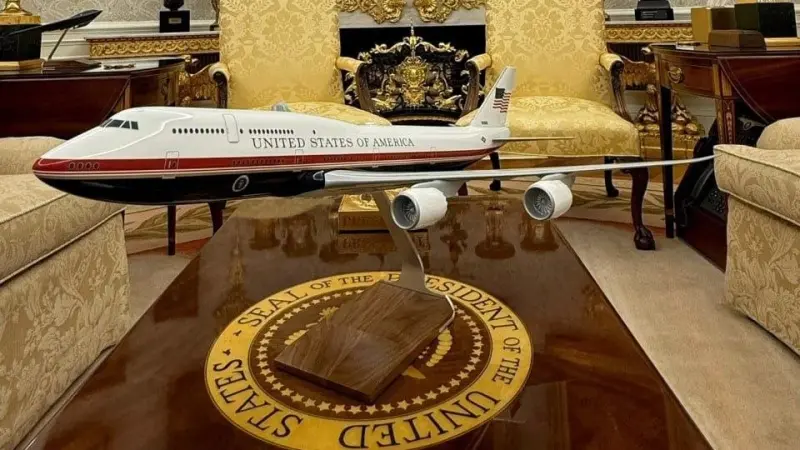 ترامب يغيّر ألوان طائرة الرئاسة الأميركية.. كيف أصبحت؟
