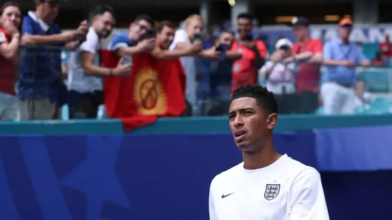 تقرير: خوارزميات "إكس" ضخمت موجة العنصرية ضد لاعبي إنجلترا في كأس العالم