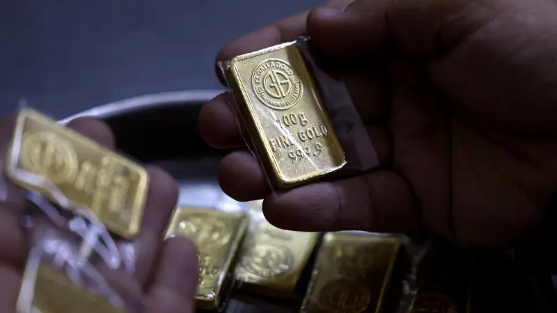 الذهب يحقق مكاسب جديدة مع تصاعد الحرب وتراجع الدولار