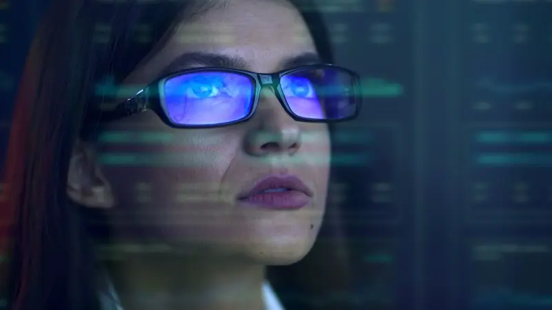 للوقاية من المياه الزرقاء.. عدسات لاصقة لمراقبة ضغط العين