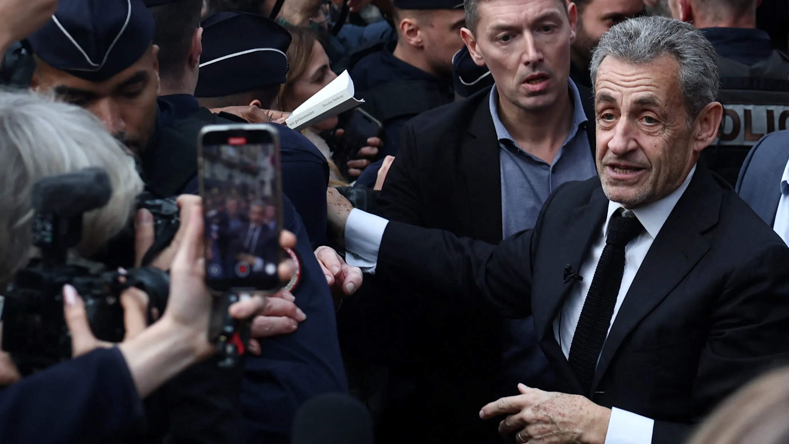 القضاء يوسّع ملاحقاته في قضية ساركوزي والتمويل الليبي 