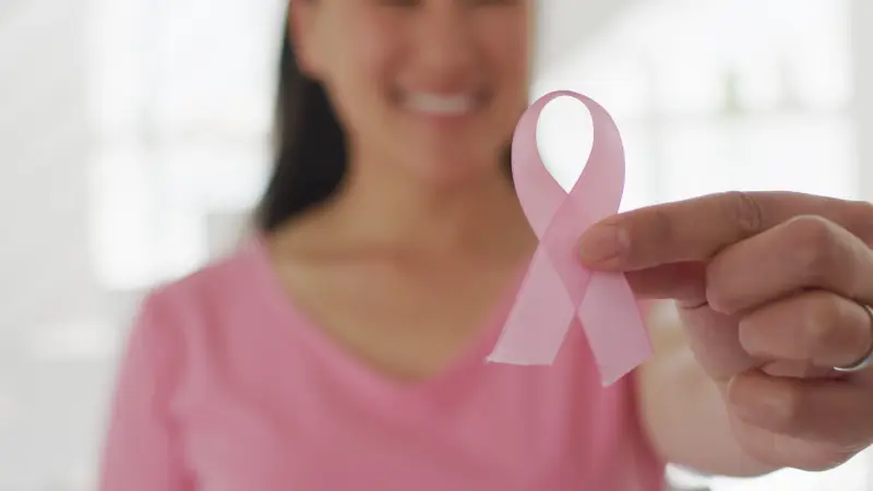 كيف يتم إجراء فحص ذاتي للثدي في المنزل؟