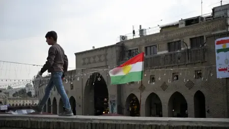 رغم العلاقات الوطيدة.. لماذا استهدفت إيران عائلة بارزاني في كردستان؟