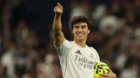 related_news_inside_blogsريال مدريد يحدد مستقبل غونزالو غارسيا بعد التألق اللافت