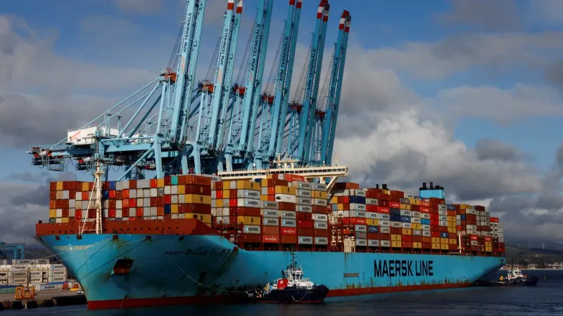 بعد عامين من الاضطراب.. ميرسك تستأنف رحلاتها عبر قناة السويس