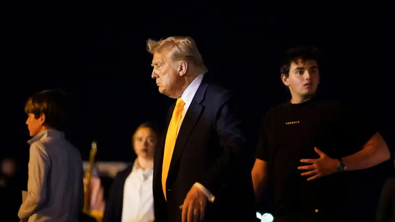 حلفاء ترامب.. هل يحكم اليمين المتطرف أوروبا؟