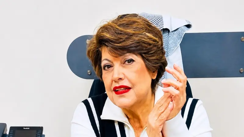 سبب اعتزال إيناس جوهر.. رسالة وداع تنهي سنوات من الحوارات الإعلامية