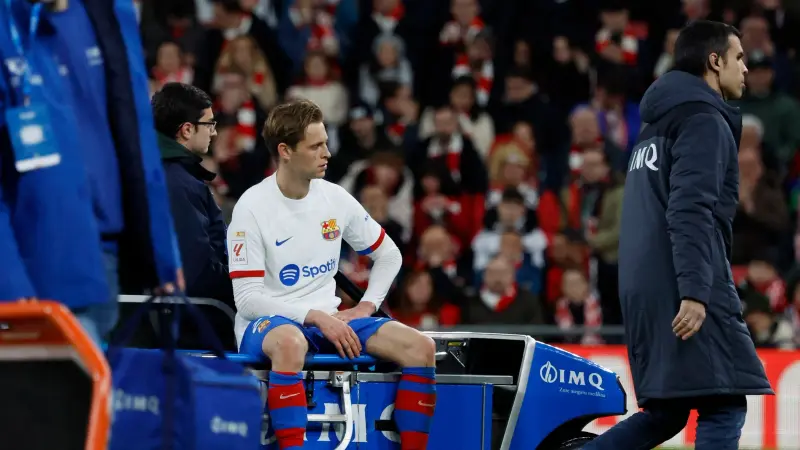 هجوم جماهير برشلونة على دي يونغ.. ماذا قال فليك؟